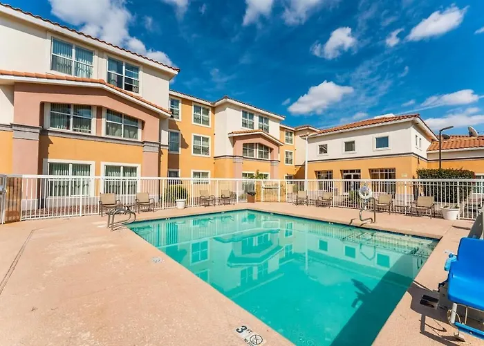Apartment 2 Bd 2 Ba Furnished 4 Full Beds *