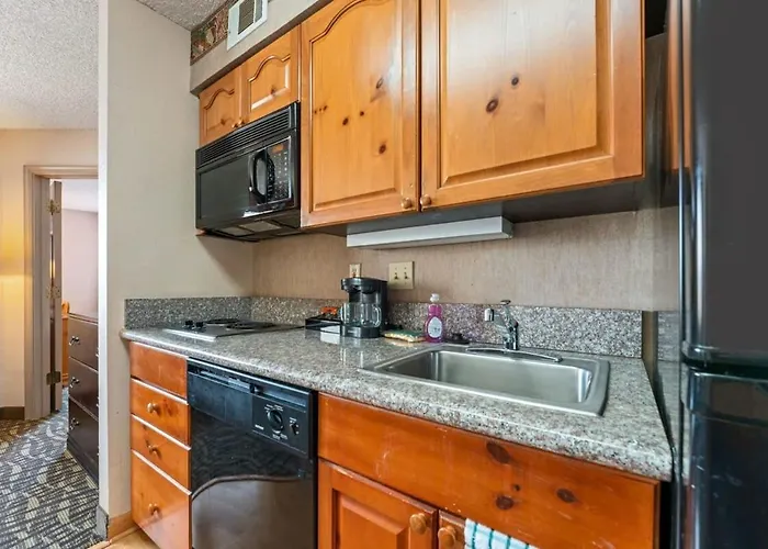 2 Bd 2 Ba Furnished 4 Full Beds *