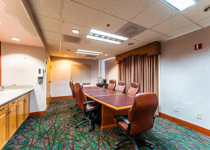 Apartment 2 Bd 2 Ba Furnished 4 Full Beds