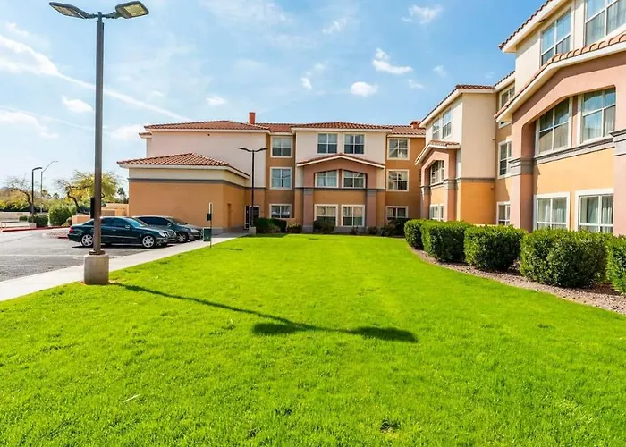2 Bd 2 Ba Furnished 4 Full Beds *